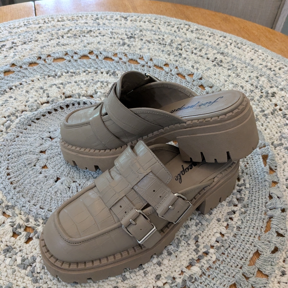 Free People Clogs (Reposhing) - Picture 2 of 5